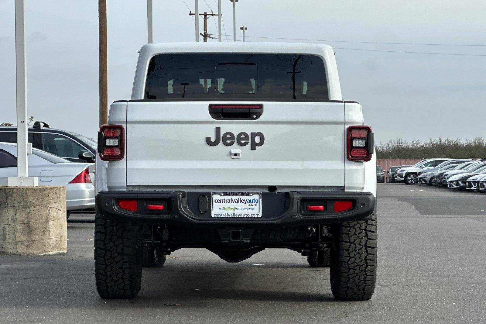 New 2026 Bright White Clearcoat Jeep Rubicon X image 5