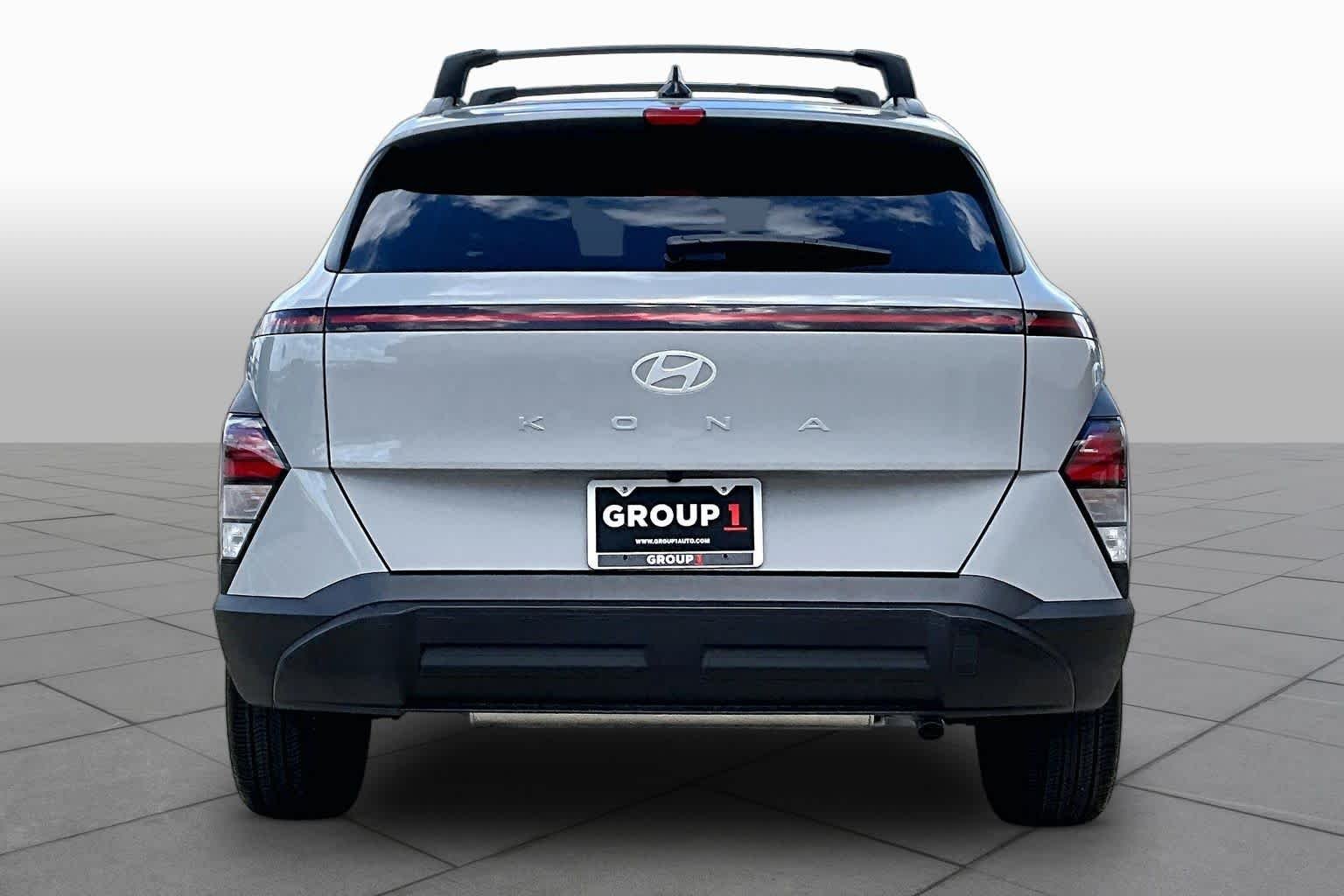 Used 2025 Cyber Gray Metallic Hyundai SEL image 5