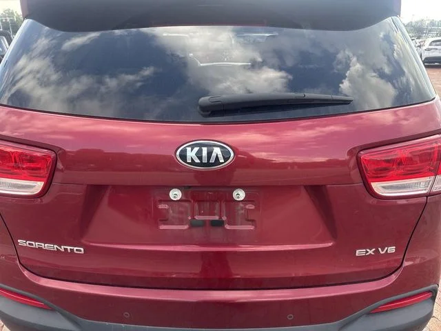Used 2017 Red Kia EX image 9