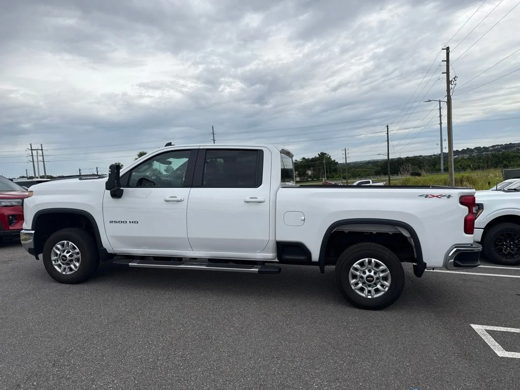 Used 2025 White Chevrolet LT image 4