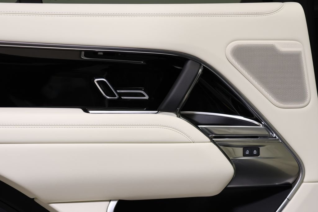 2026 Land Rover Range Rover SE - Photo 32