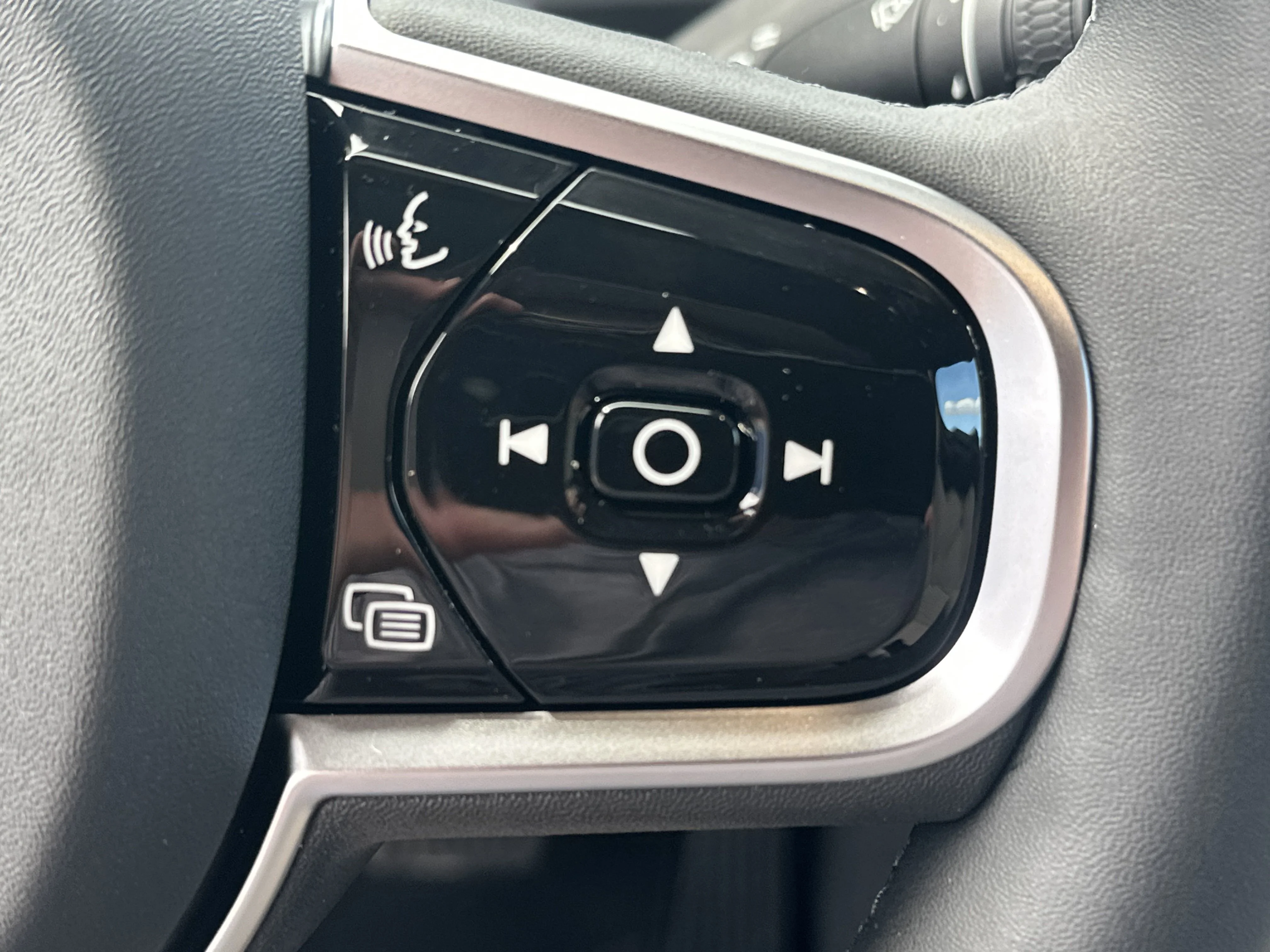 2026 Volvo XC90 Plus - Photo 22