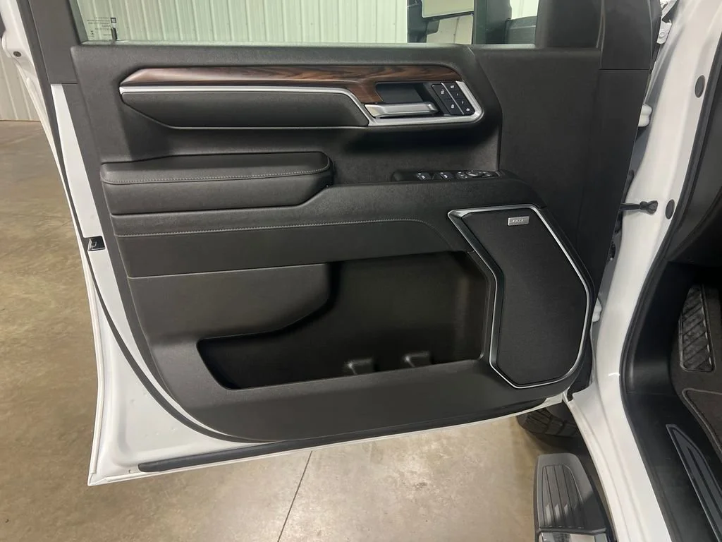 2025 GMC Sierra 2500HD SLT - Photo 14