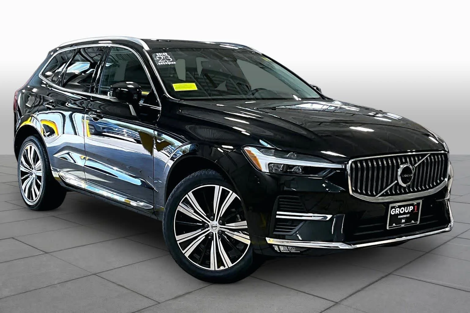 Certified Used 2023 Onyx Black Volvo Plus image 3