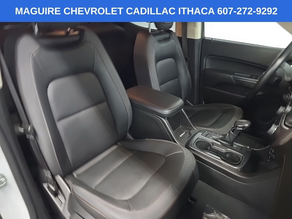 Used 2022 White GMC AT4 w/Leather image 14