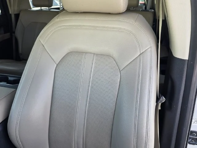 Certified Used 2022 Oxford White Ford Limited image 15