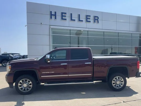 Used 2016 Deep Garnet Metallic GMC Denali image 3