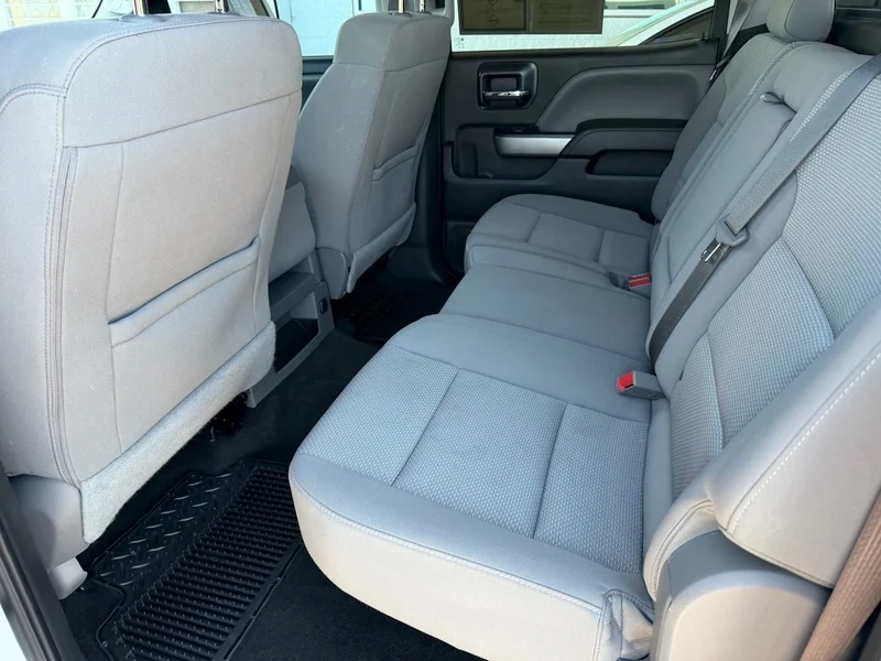 Used 2017 SUMMIT WHITE Chevrolet LT image 18