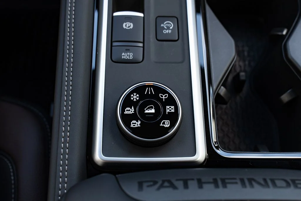 New 2026 Everest White Pearl TriCoat Nissan Platinum image 21