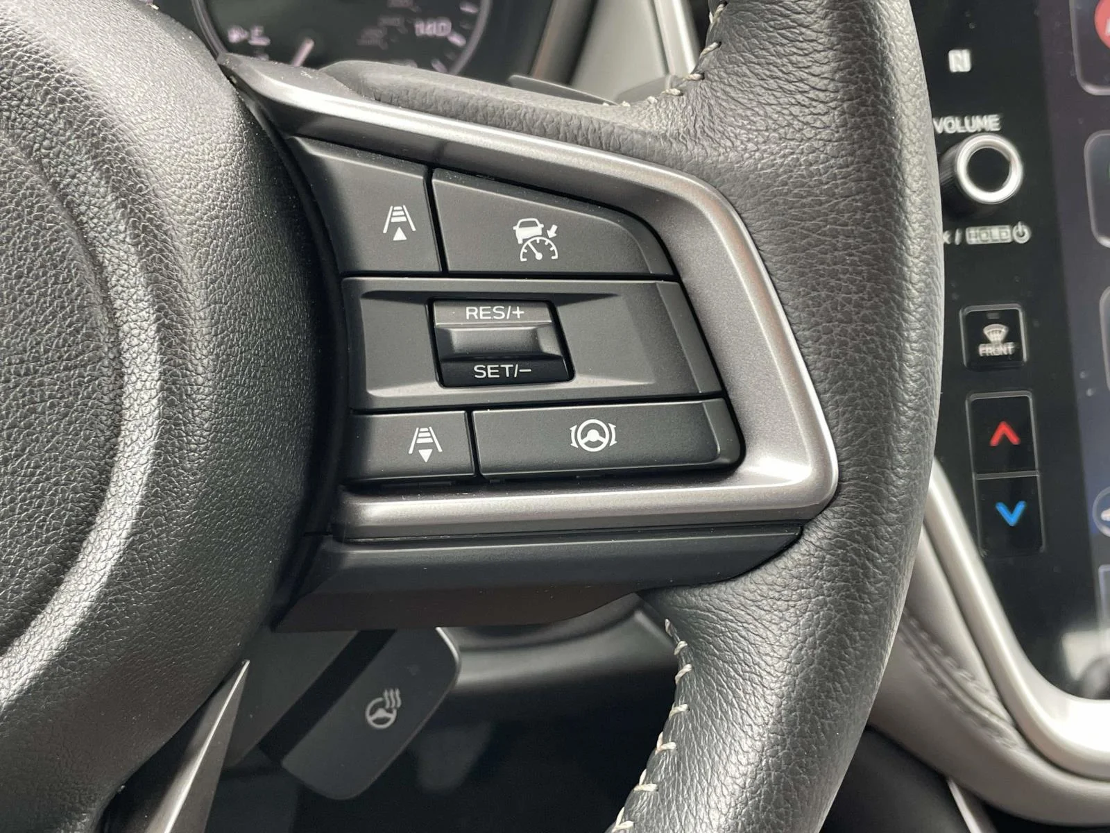 Used 2025 Magnetite Gray Metallic Subaru Limited image 11