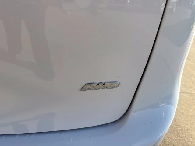 New 2027 White Chrysler Pinnacle image 5