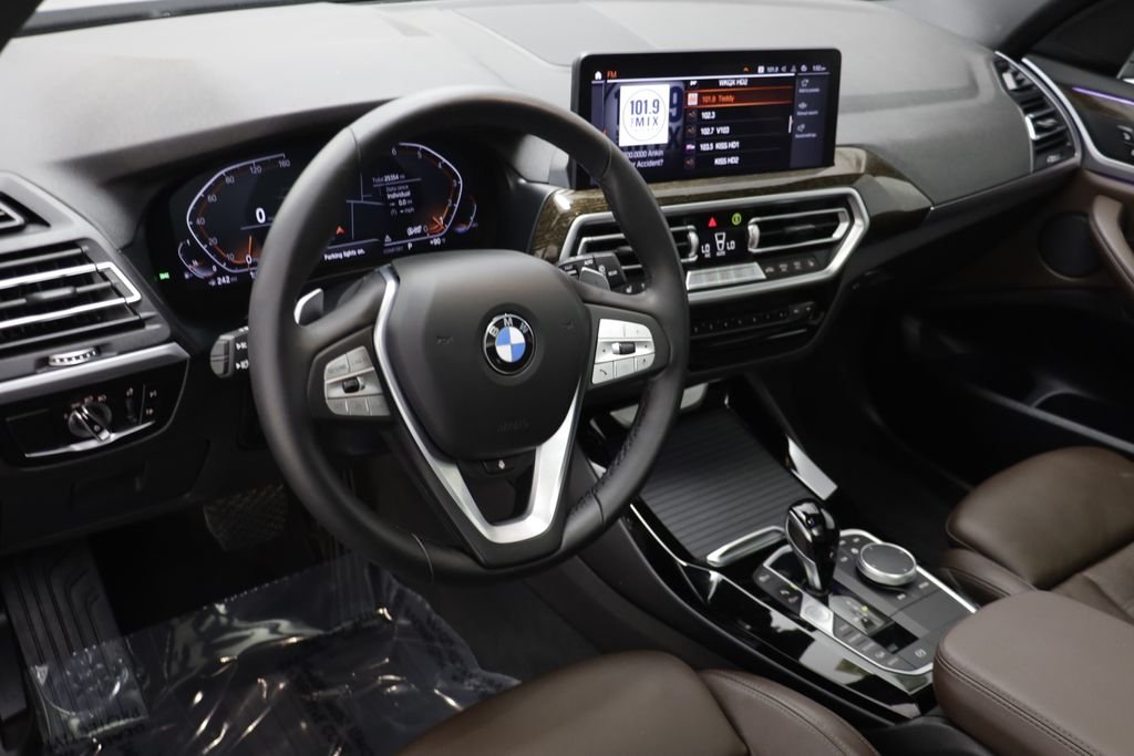 Used 2022 Tanzanite Blue II Metallic BMW xDrive30i image 6