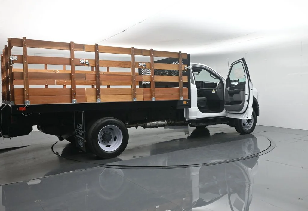 New 2025 White Ford XLT image 5