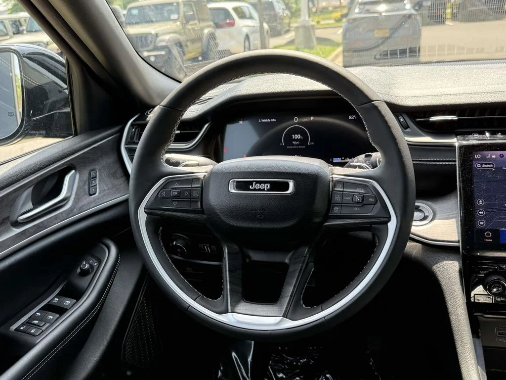 Used 2024 Black Jeep Limited image 18