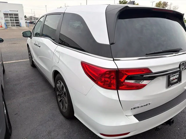Certified Used 2024 Platinum White Pearl Honda EX-L image 11