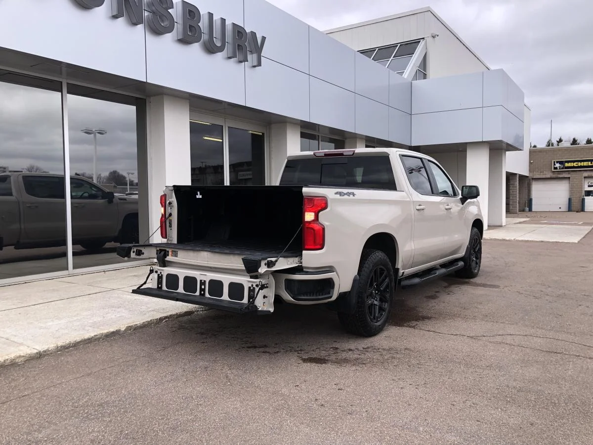 New 2026 White Chevrolet 4WD Crew Cab 147" RST image 8