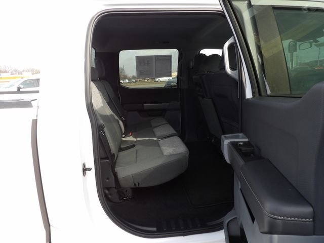 Used 2023 Oxford White Ford XLT image 34