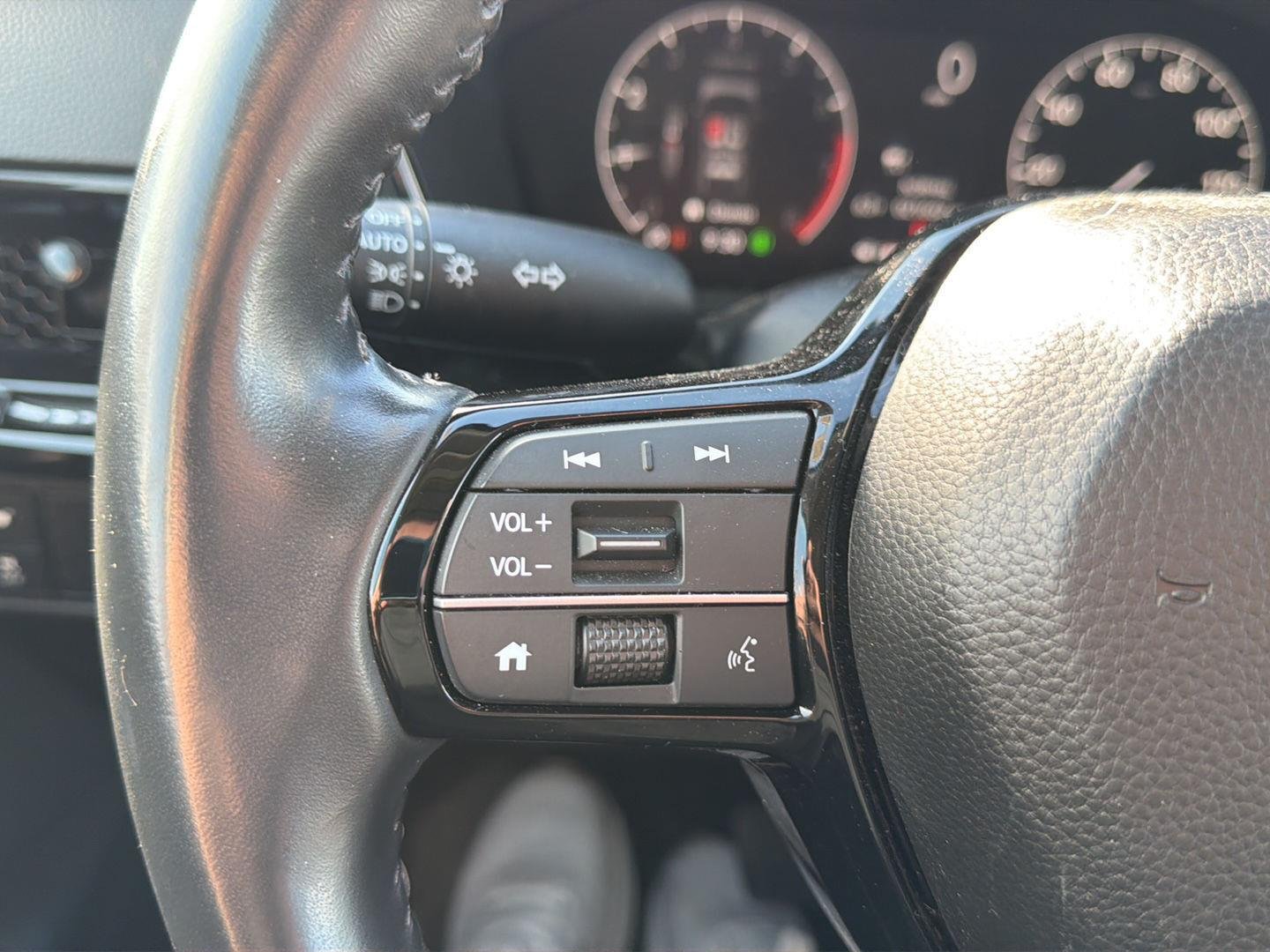 Used 2024 Canyon River Blue Metallic Honda EX-L image 14