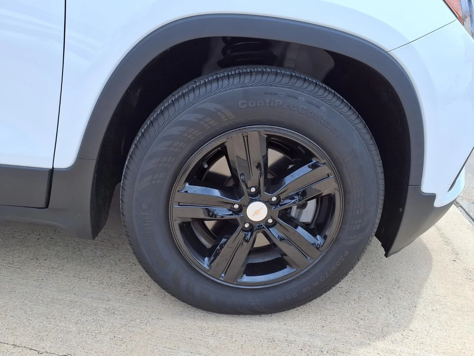 Used 2022 White Chevrolet LS image 10