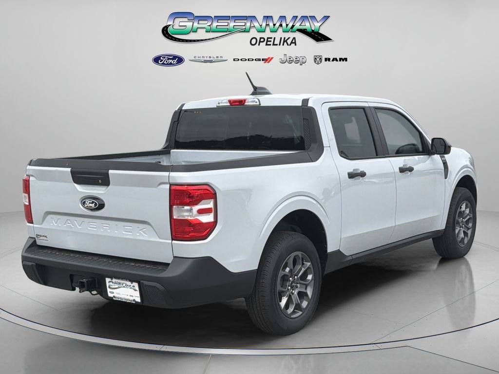 New 2026 White Ford XLT image 2