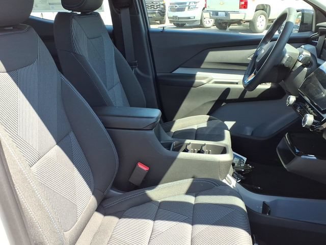 New 2027 Summit White Chevrolet LT image 28