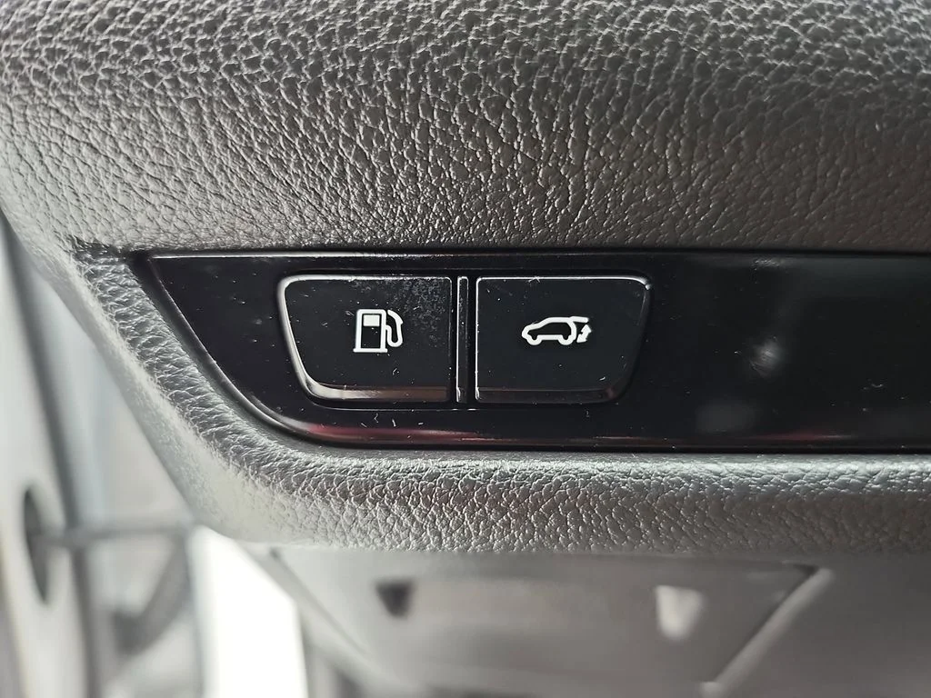 Used 2022 White Lexus 250 Base image 31