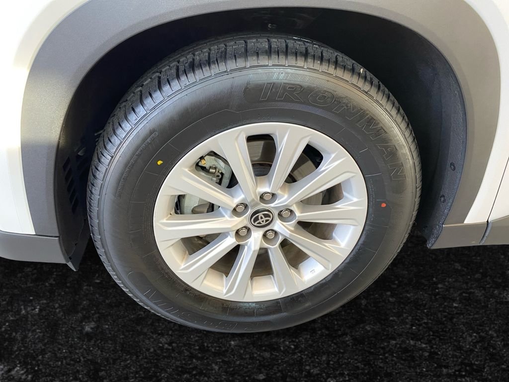 Used 2024 White Toyota XLE image 24