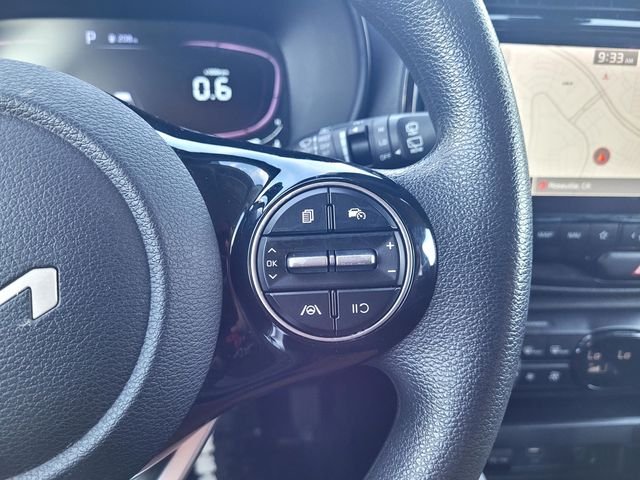 Used 2023 White Kia S image 23