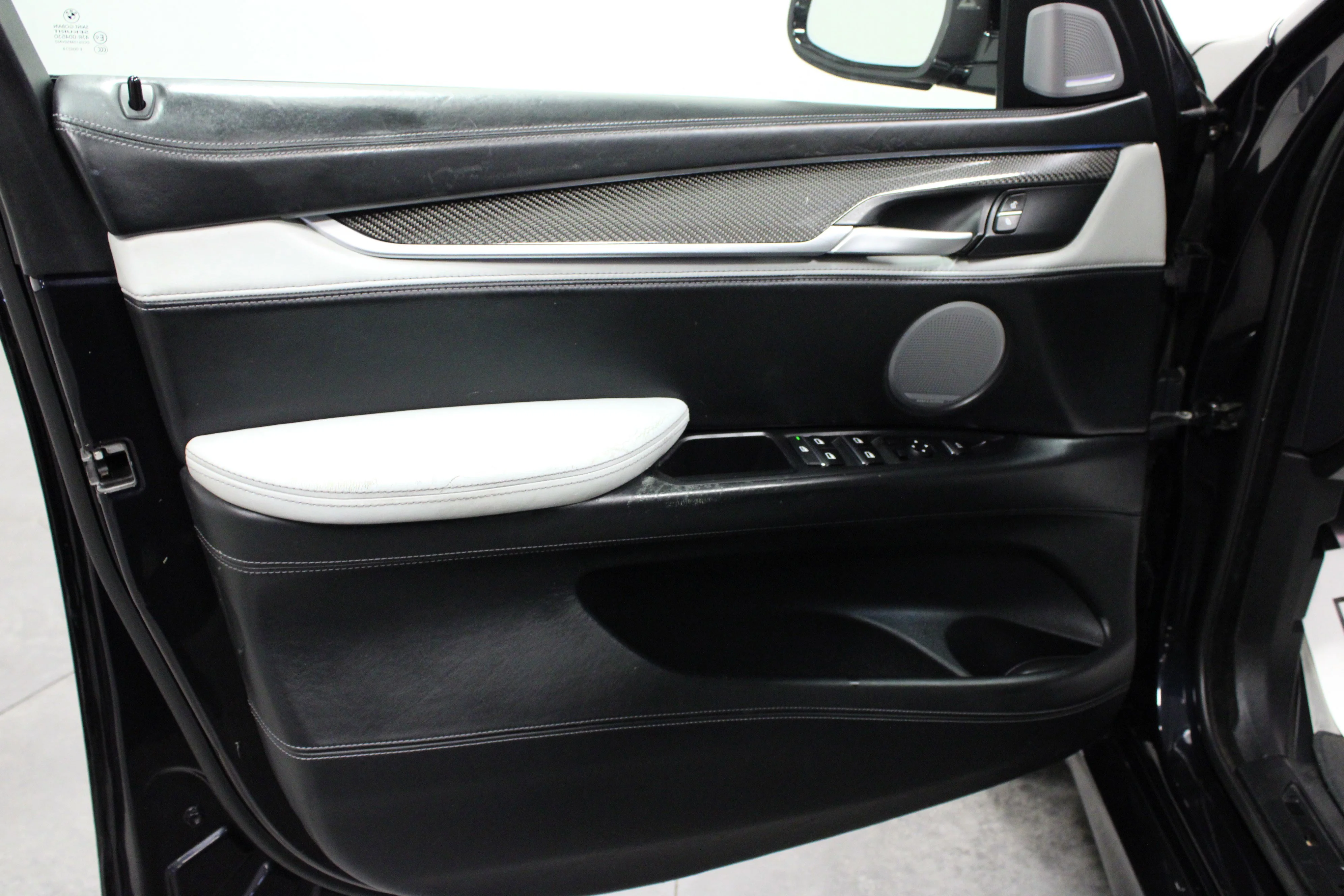 Used 2015 Carbon Black Metallic BMW Base image 11