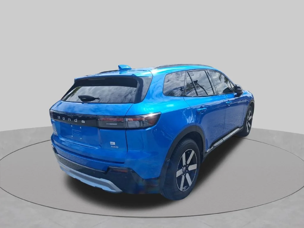 Used 2024  Honda Touring image 7