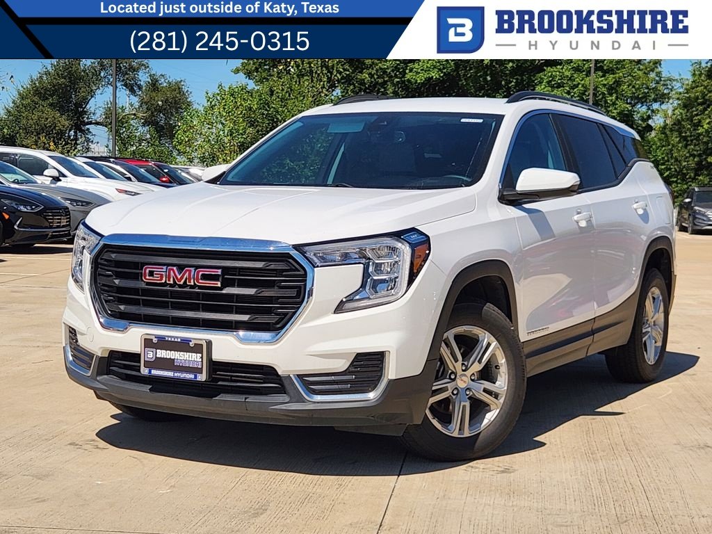 Used 2023 Summit White GMC SLE image 1