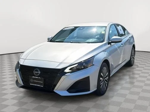 Certified Used 2023 Silver Nissan 2.5 SV image 7