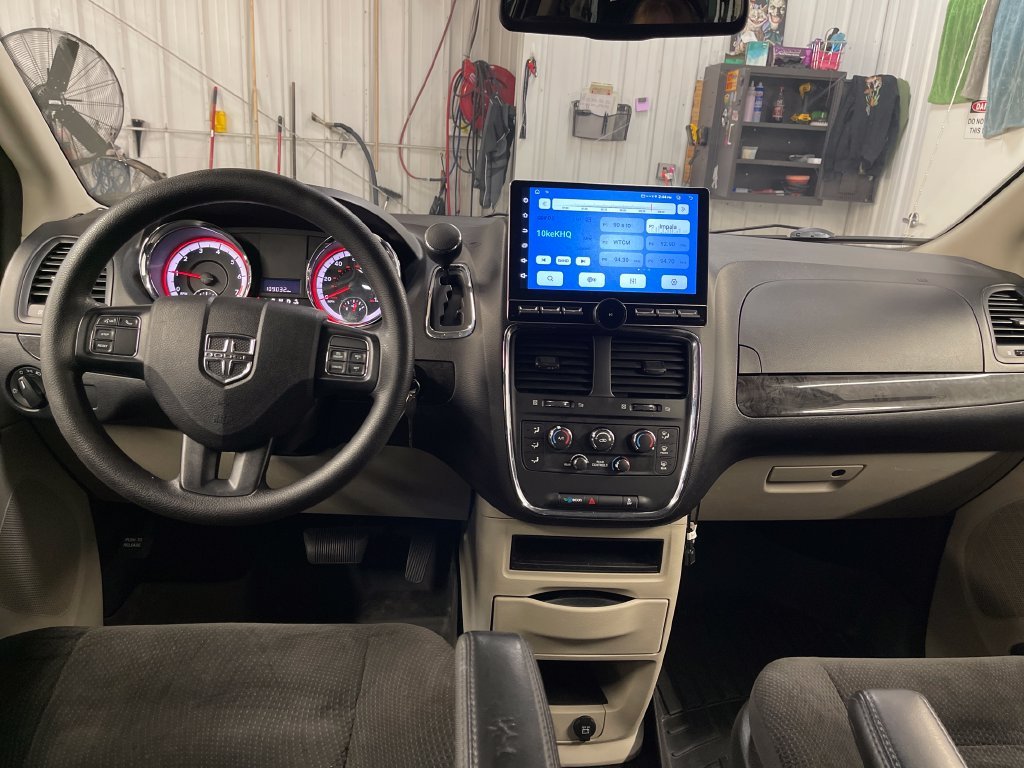 Used 2019 Silver Dodge SE image 18