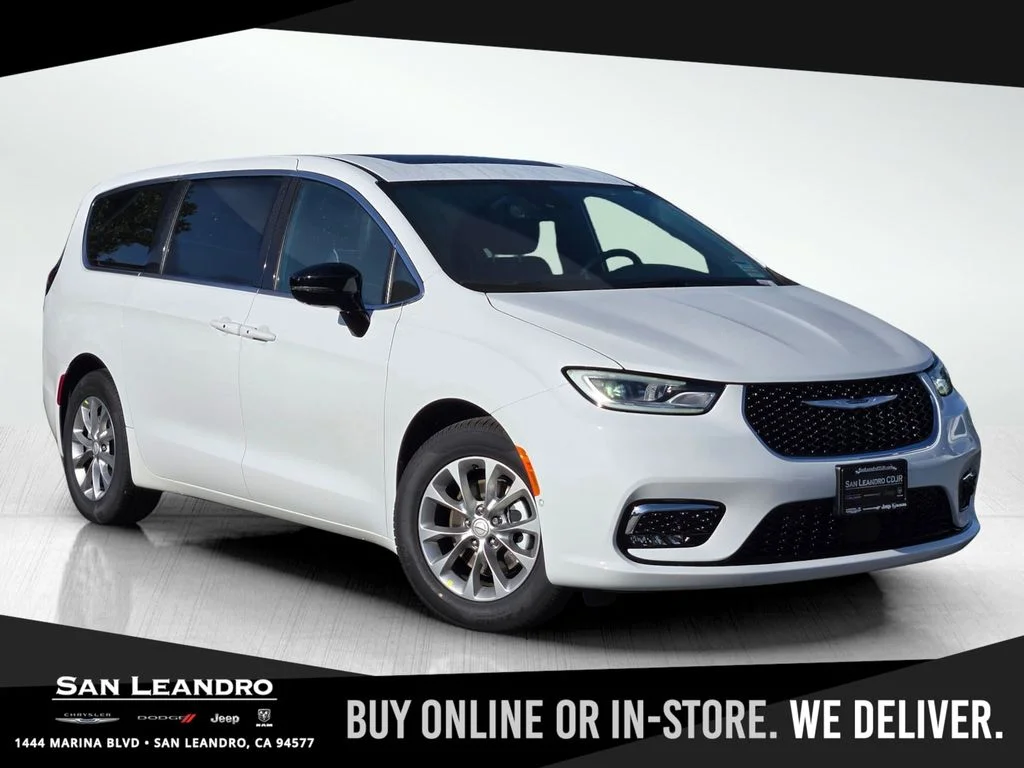 2026 Chrysler Pacifica Limited's photo