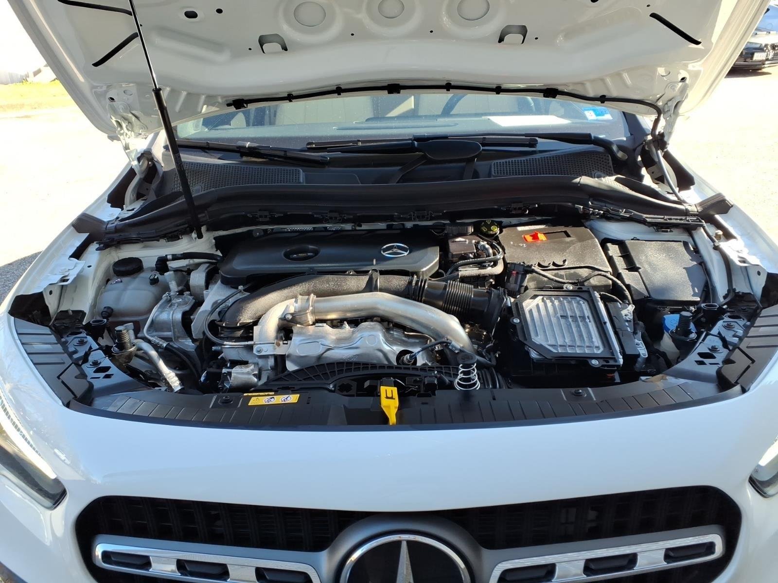Used 2025 Polar White Mercedes-Benz GLA 250 image 35