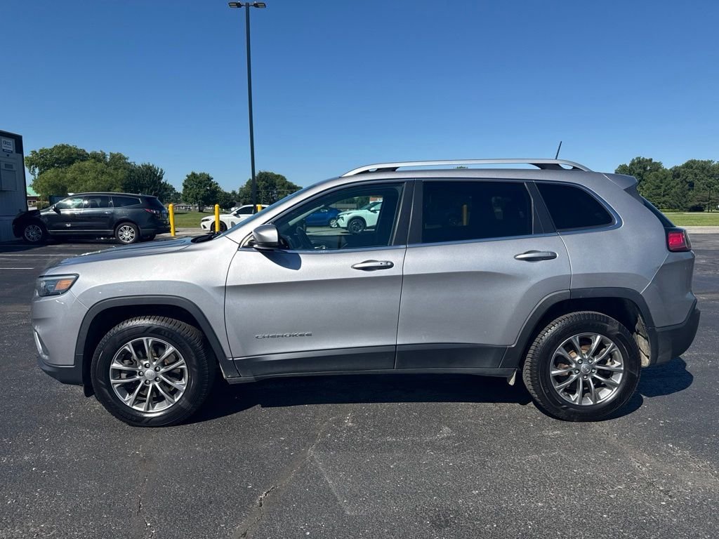Used 2020 Silver Jeep Latitude Plus image 6