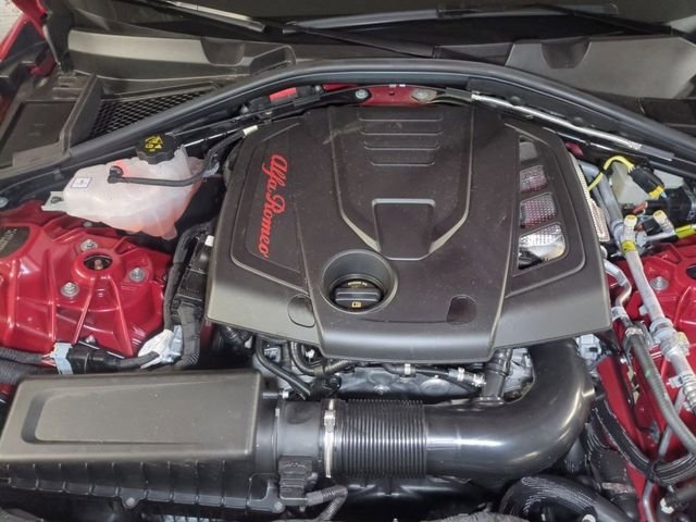 New 2025 Alfa Rosso (Red) Exterior Paint Alfa Romeo Base image 29