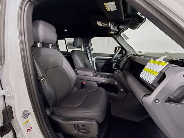 New 2026 Fuji White Land Rover X-Dynamic SE image 30