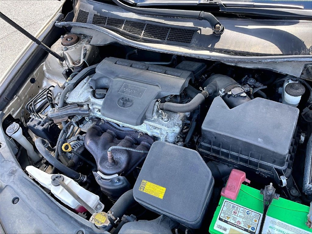 Used 2012  Toyota LE image 33