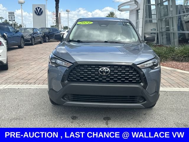 Used 2024 Blue Toyota L image 4