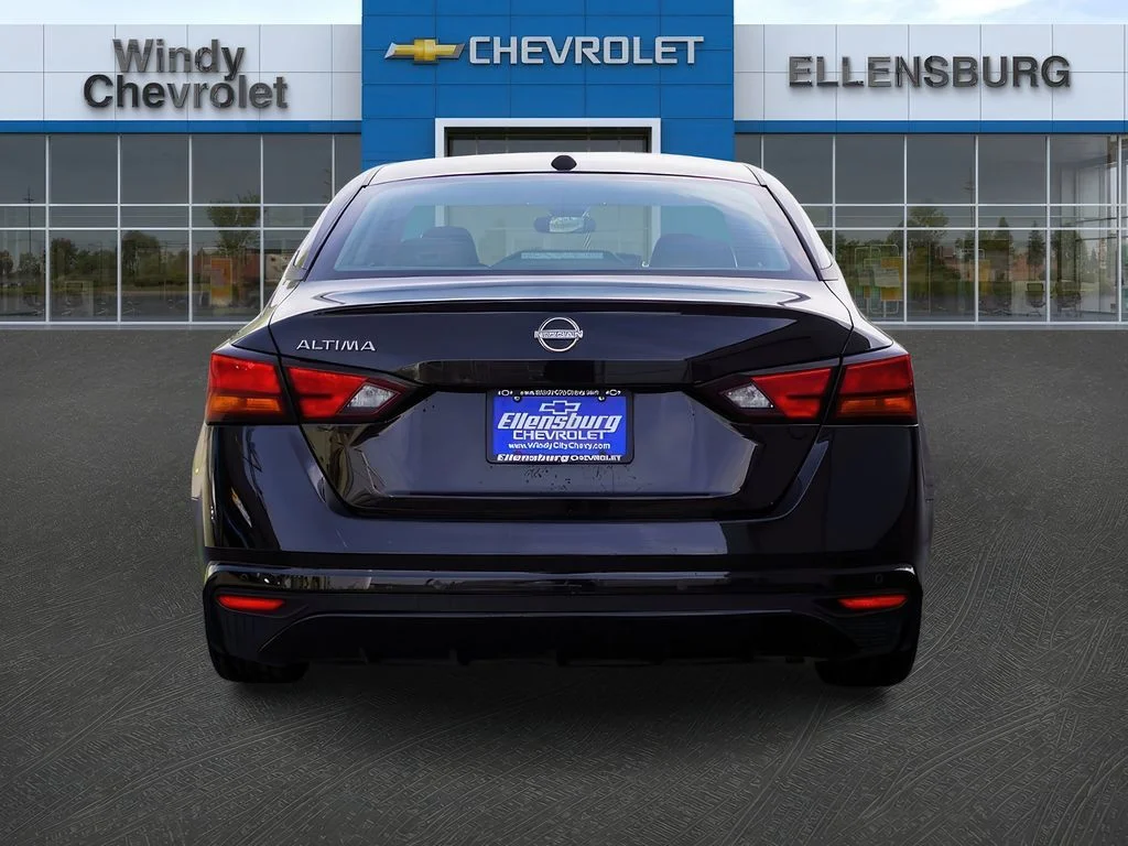 2025 Nissan Altima SV - Photo 6