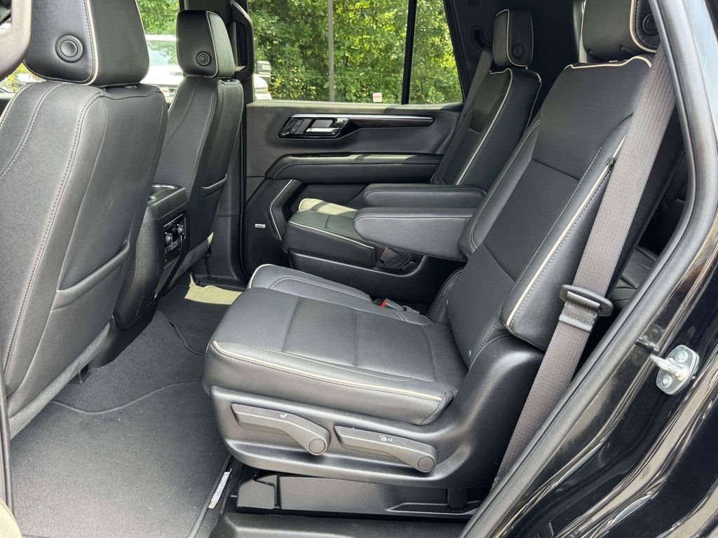 Used 2025 Black Chevrolet Premier image 19
