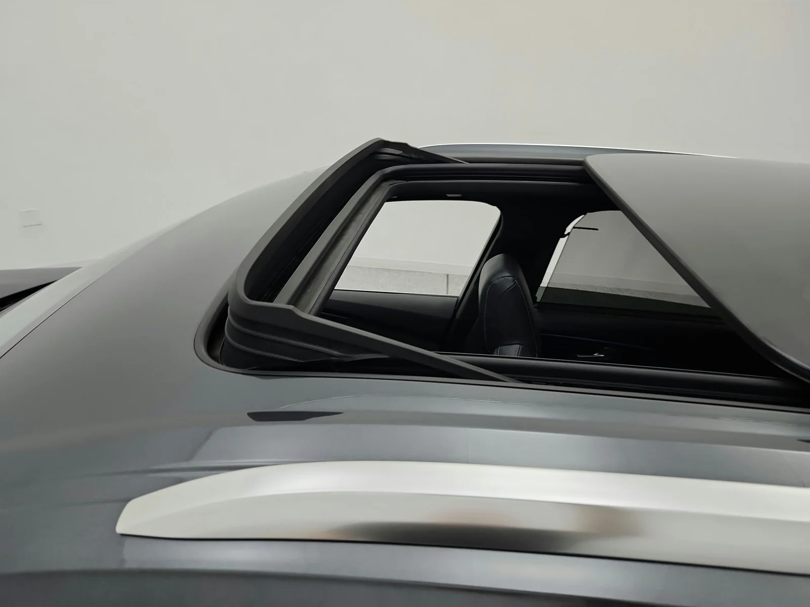 Used 2022 Daytona Gray Pearl Effect Audi Premium Plus image 16