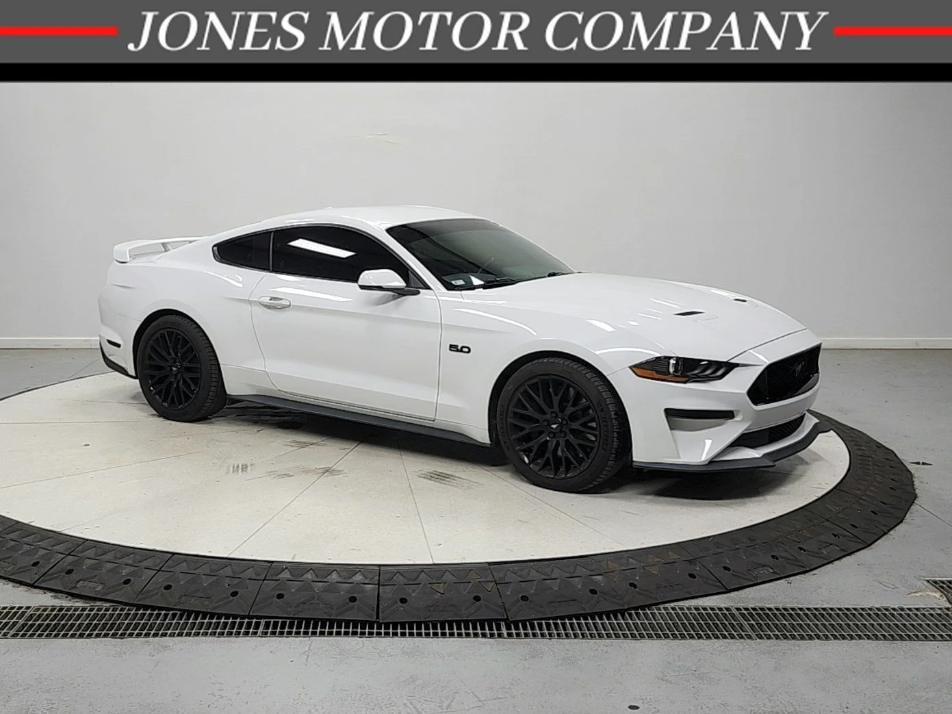 Used 2019 White Ford GT Premium image 1