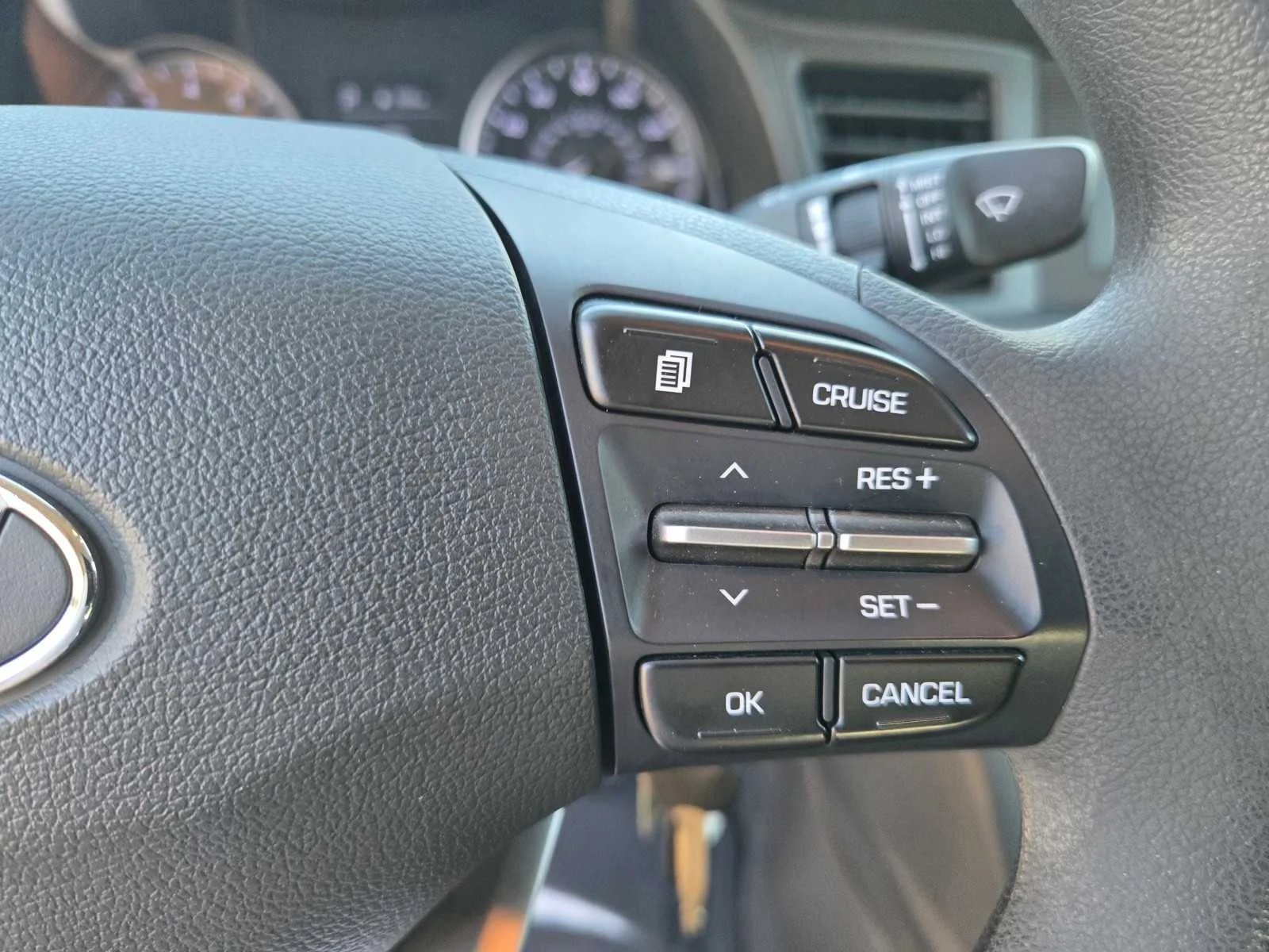 Used 2020  Hyundai SE image 22