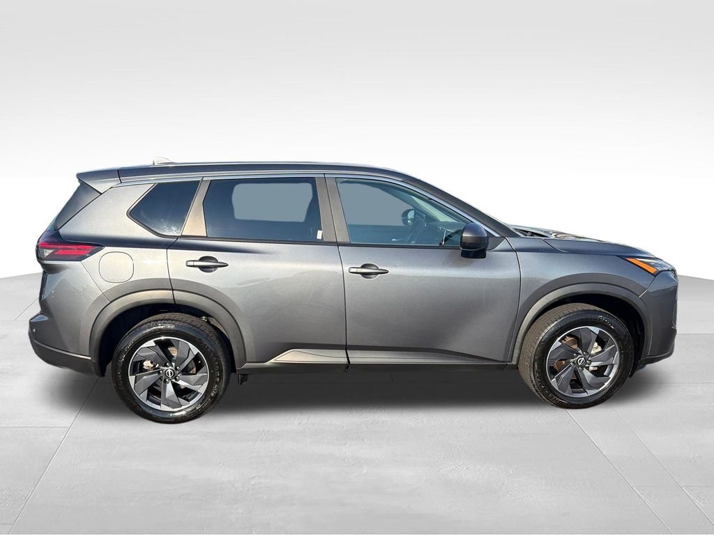 Used 2024 Gray Nissan SV image 7