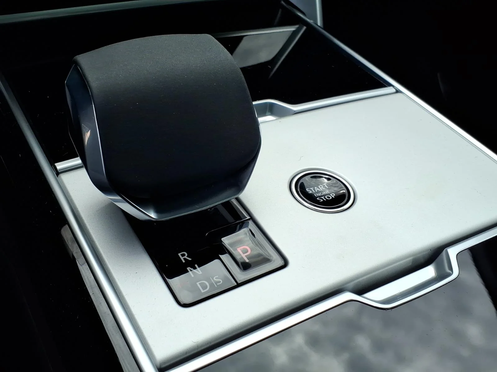 New 2026 Black Land Rover SE image 13