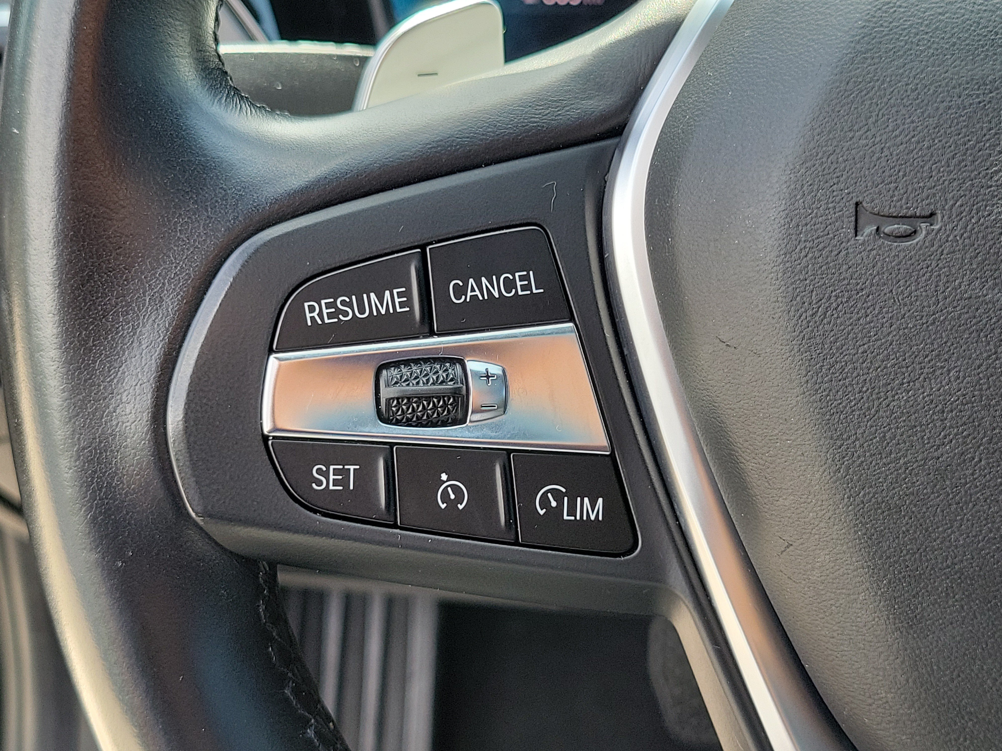 Used 2019 Jet Black BMW 330i image 23