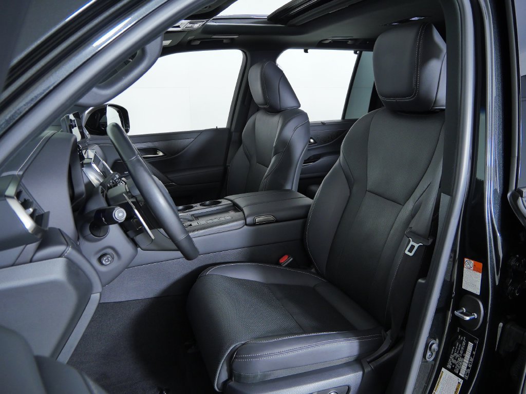 Used 2025 Black Lexus 600 Luxury image 32
