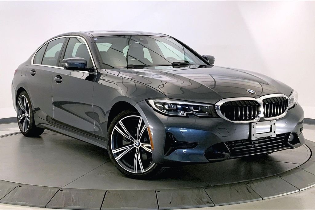 2022 BMW 3 Series 330i xDrive Sedan's photo